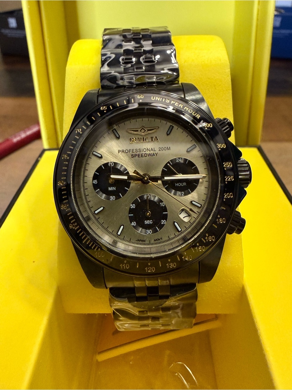 Invicta Men's Speedway Chronograph Quartz Watch (Model 36738)